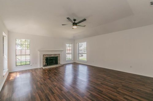 2406 Limestone Ln, Garland TX exterior