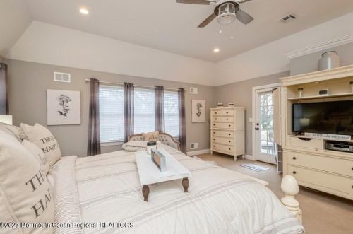 106 High St, Tinton Falls NJ 07724-3424 exterior