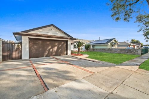 2913 Raymar St, Santa Ana CA  92704-1546 exterior
