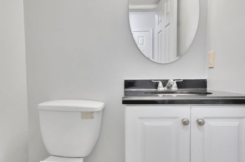 2560 Bradford Sq, Atlanta GA  30345-1339 exterior
