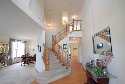 9734 Bedford Dr, Huntley, IL 60142-2301