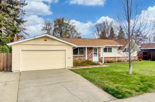 8753 Latimer Way, Fair Oaks, CA 95628-5457