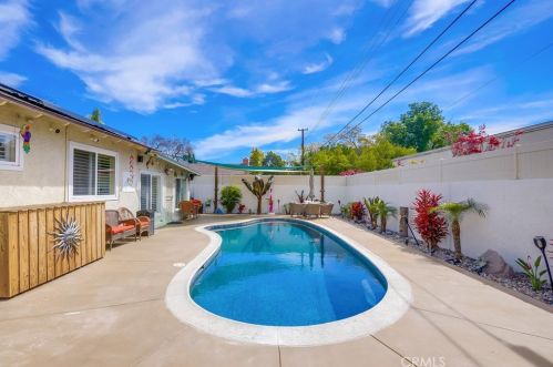 305 Kenmore St, Anaheim CA  92804-2114 exterior