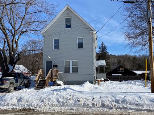 64 Osgood Ave, Mexico, ME 04257-1226