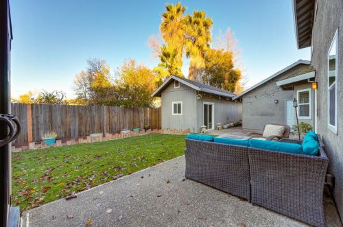 5652 Walnut Ave, Citrus Heights CA  95662-5316 exterior