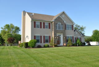 6 Meadowview Dr, Delaware Park, NJ 08865-7300