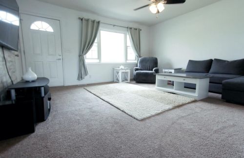 372 Midway Dr, Valpo, IN 46385-8411