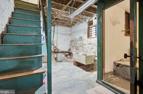 4817 Fairmount Ave, Philadelphia PA 19123-1901 exterior