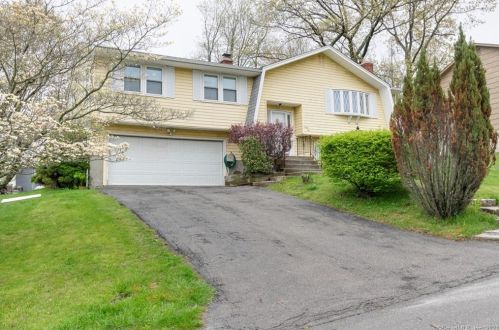 62 White Birch Dr, Waterbury, CT 06708-2128