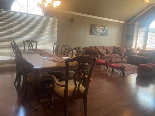 1414 Melody Ln, Carrollton TX  75006-2973 exterior