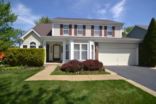 4334 Ivy Dr, Glenview, IL 60026-1085