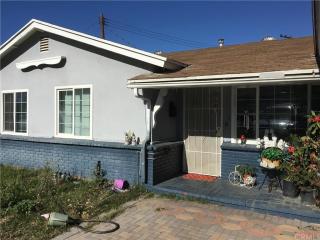 481 Avignon Ct, Riverside CA  92501-1201 exterior