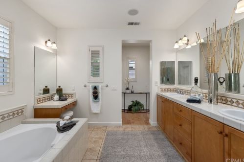 107 Canopy, Irvine CA  92603-0658 exterior