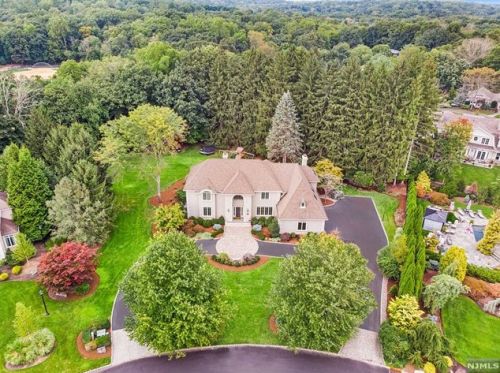7 Dansfield Ct, Upper Saddle River, NJ 07458-1777