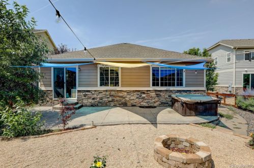 26140 Davies Dr, Aurora CO  80016-6100 exterior