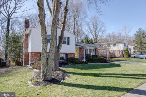 7117 Hadlow Ct, Springfield VA  22152-3527 exterior