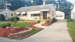 812 Schiller St, Hoffman Estates, IL 60123-2712