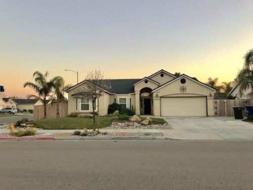 1403 Fir St, Lemoore, CA 93245-5206