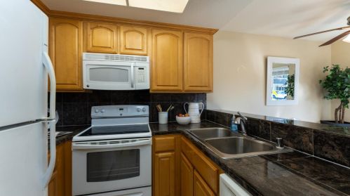 1071 Tekman Dr, San Jose, CA 95122-4211