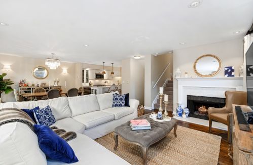 1661 Dayton St, Chicago, IL 60614-5509
