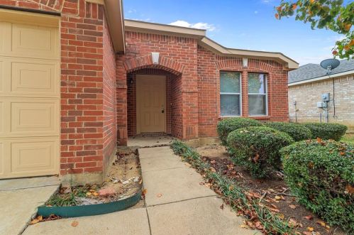 5937 Mckaskle Dr, Fort Worth, TX 76119-1607