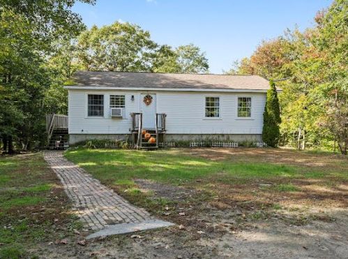 34 High Point Rd, Gray, ME 04039-5435