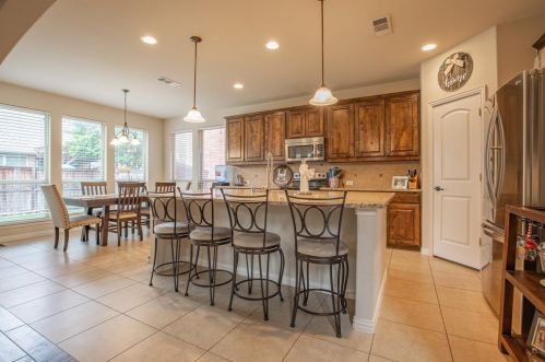 401 Perkins, Argyle TX 76226-5571 exterior