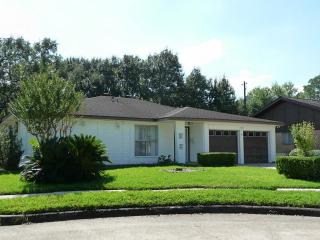 5507 Caversham Dr, Houston TX  77096-2938 exterior