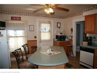 19 Pine St, Elliottsville Township, ME 04443-6359