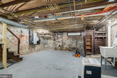 279 5 St, Philadelphia PA 19106-3715 exterior