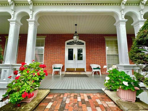 135 Amherst St, Amherst, NH 03031-3024