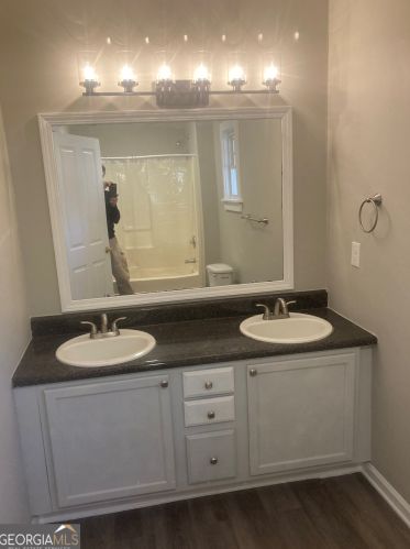 1859 Center Ave, Atlanta GA  30344-4655 exterior