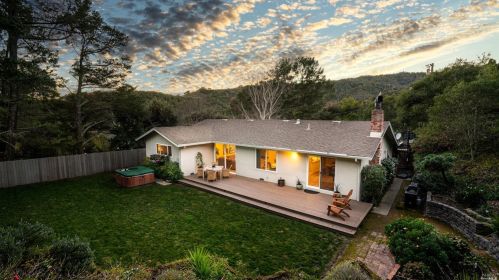 16 Fairwood Ct, San Rafael, CA 94901-1426