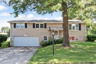 1961 Thelon Dr, York, PA 17408-4234