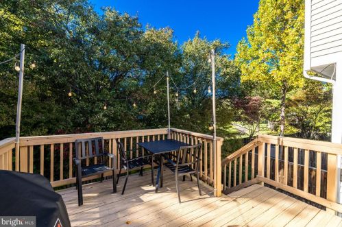 1634 Purple Sage Dr, Herndon VA  20194-5601 exterior