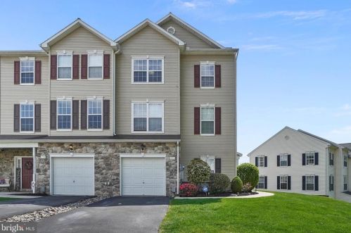 470 Marion Rd, York, PA 17406-1561