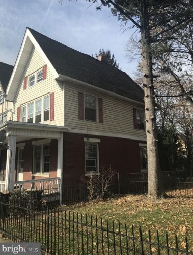 1618 Briggs St, Harrisburg, PA 17103-1439