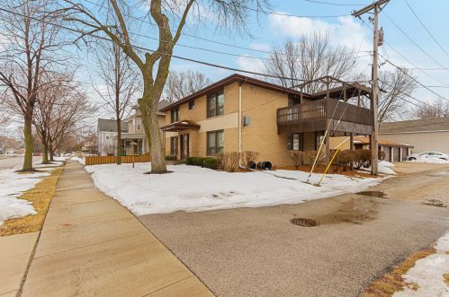808 Oneida St, Joliet, IL 60435-7368