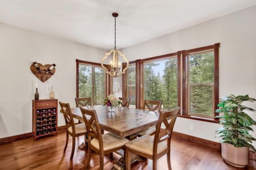 10970 Palisades Dr, Truckee CA  96161-3188 exterior