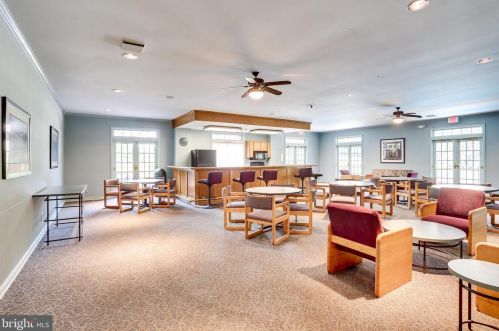 8125 Kingsview Ct, Springfield VA  22152-1157 exterior