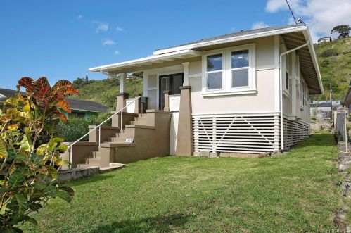 2522 Puunui Ave, Honolulu, HI 96817-1339