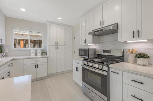 1741 Linnet Ln, Sunnyvale CA  94087-4832 exterior