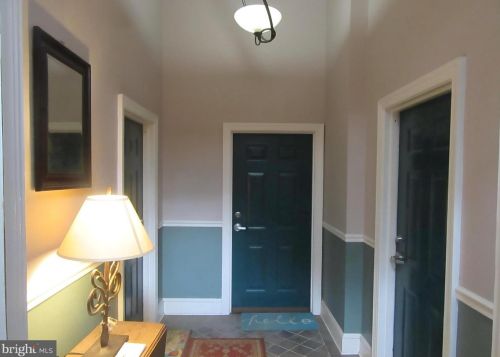 318 Bainbridge St, Philadelphia, PA 19147-1544