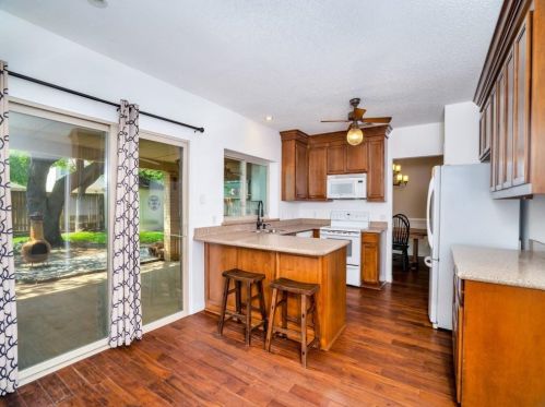 2139 Lavaca Trl, Carrollton TX 75010-4025 exterior