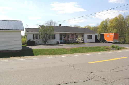 872 Madison Rd, Madison, ME 04950-3312