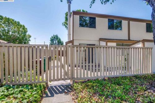 814 Climbing Rose Ct, Hayward, CA 94544-5747