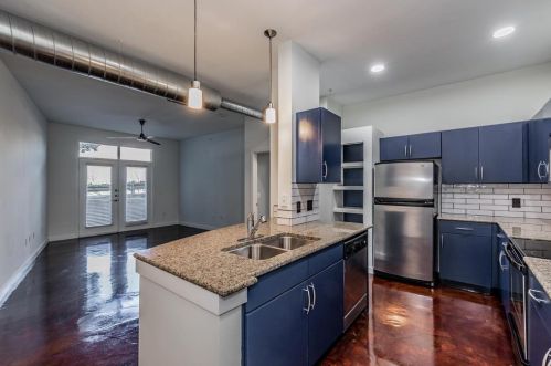 201 Lancaster Ave, Fort Worth, TX 76102-6604