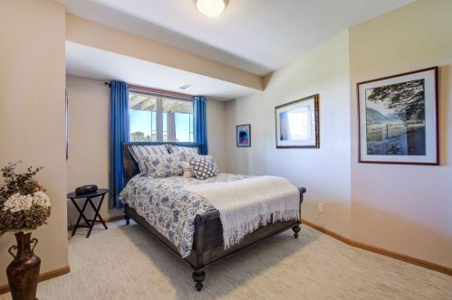 2737 Eagle Valley Dr, Saint Paul MN  55129-4224 exterior