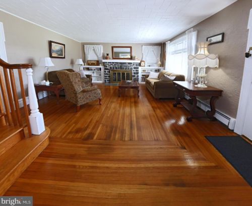 25 Roosevelt Blvd, Lancaster PA  17601-4039 exterior