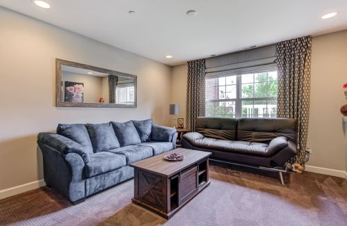 4115 Royal Mews Cir, Naperville IL  60564-7174 exterior